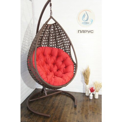 Подвесное кресло Олива коричневое с красной подушкой